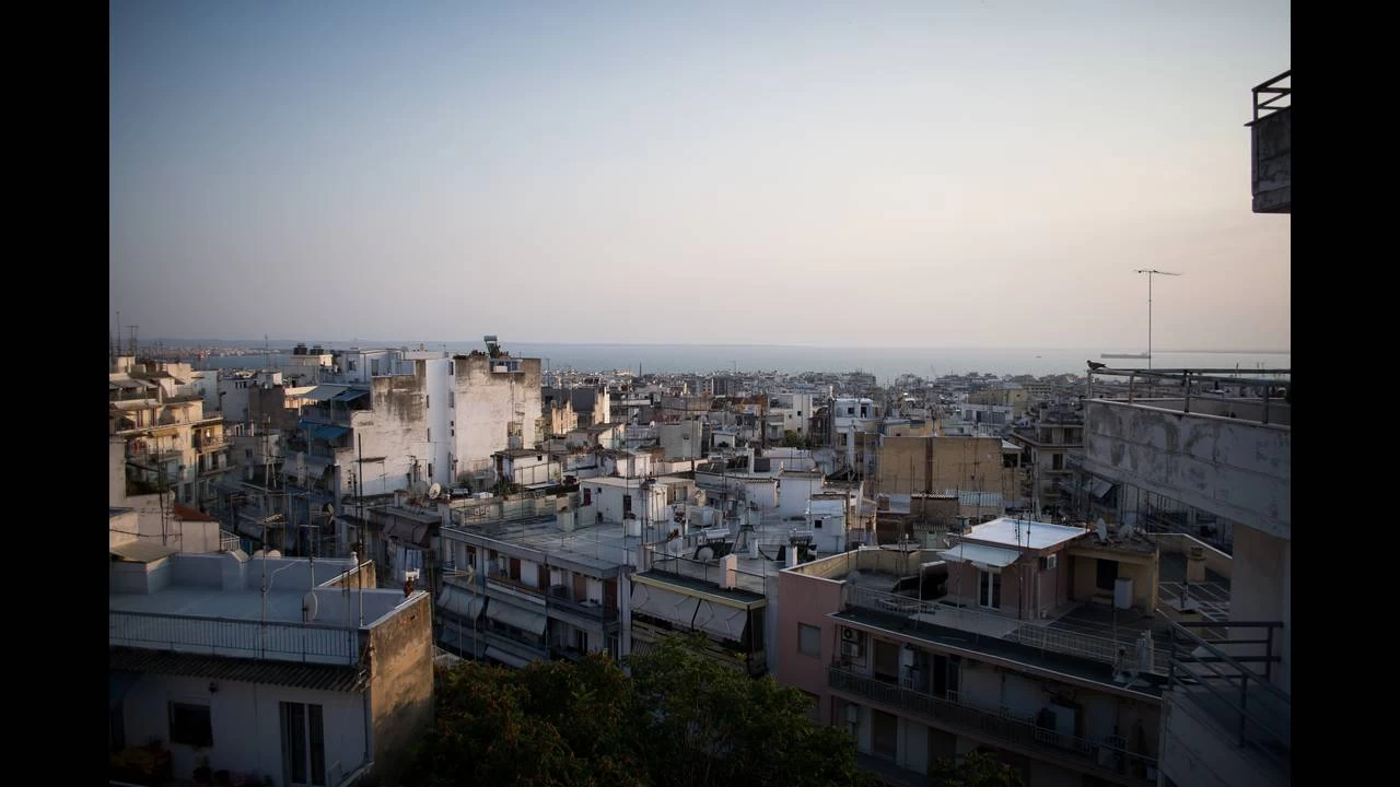 Απλησίαστες οι τιμές των ενοικίων λόγω Airbnb – Σε απόγνωση οι φοιτητές (βίντεο)